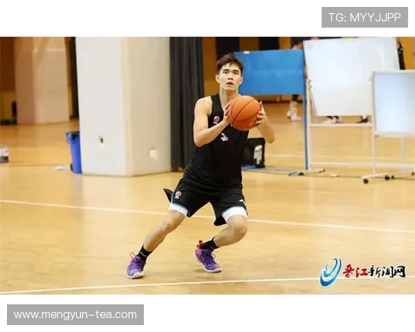 深圳网球队的盯防体系与网球战术的深度解析与应用探讨 深圳网球队的盯防体系与网球战术的深度解析与应用探讨