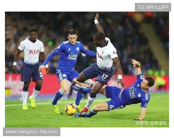 芝加哥火焰与波兰多城的激烈对决展现足球魅力与团队精神