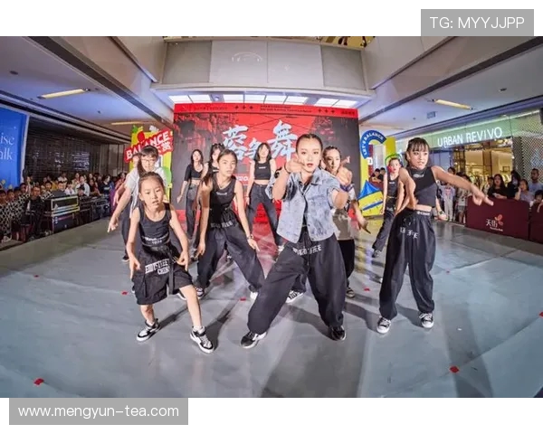 广州极限运动队在世界街舞大赛中的灵活性表现引发热议与赞赏